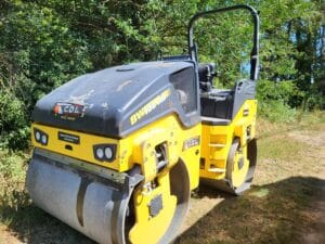 Intervention sur un compacteur bomag avec un moteur kubota