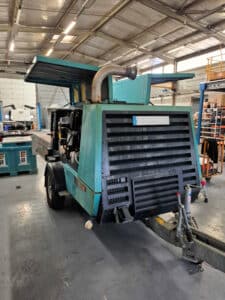 Reparation compresseur kaeser avec moteur DEUTZ suite à un defaut moteur à Vitrolles